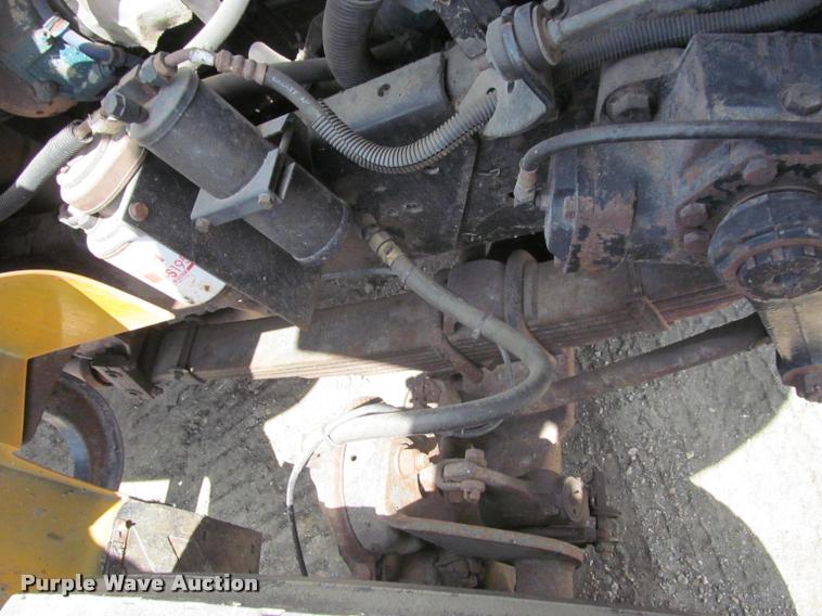 image for item K3951 2002 International 4900 Crew Cab dump truck