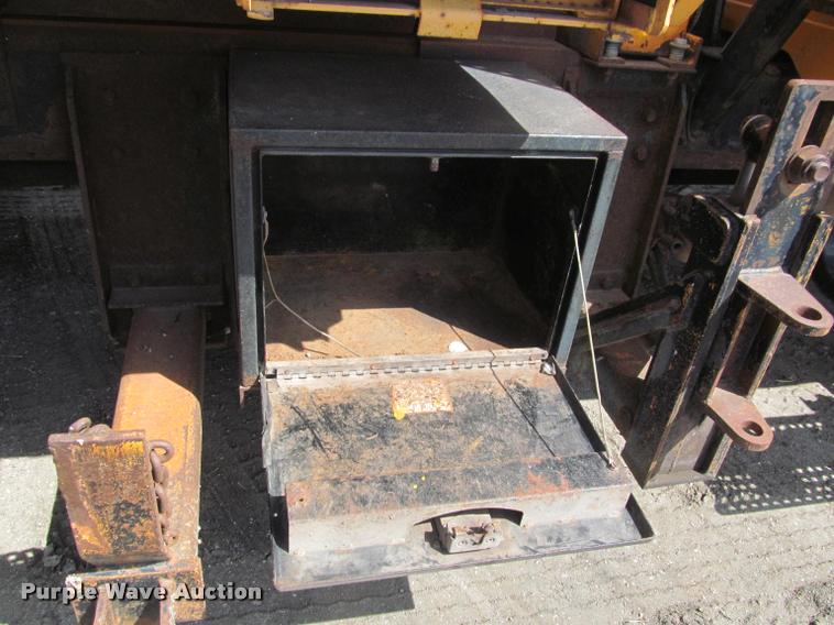 image for item K3951 2002 International 4900 Crew Cab dump truck