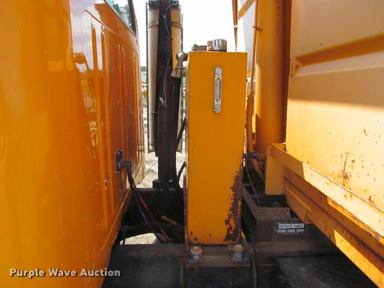 image for item K3951 2002 International 4900 Crew Cab dump truck