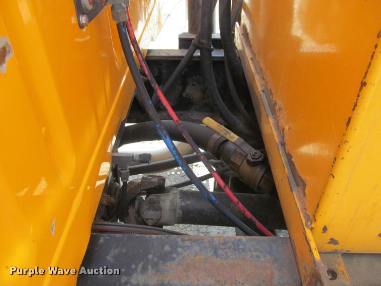 image for item K3951 2002 International 4900 Crew Cab dump truck