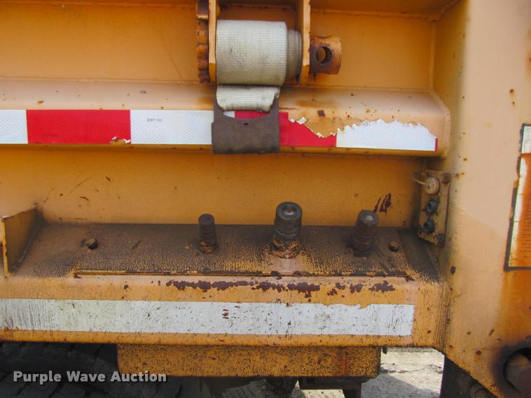 image for item K3951 2002 International 4900 Crew Cab dump truck