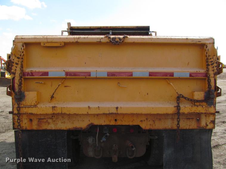 image for item K3951 2002 International 4900 Crew Cab dump truck