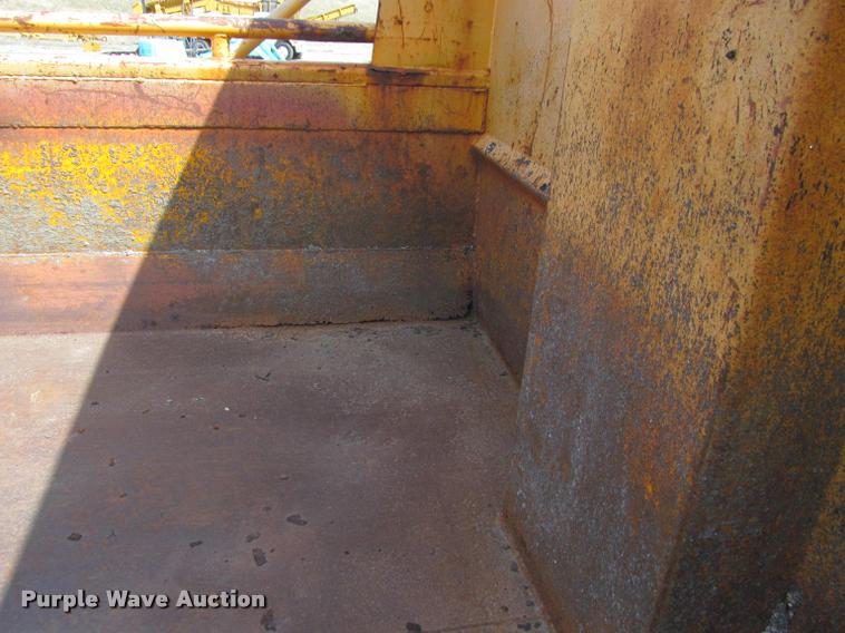 image for item K3951 2002 International 4900 Crew Cab dump truck