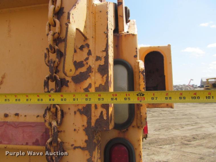 image for item K3951 2002 International 4900 Crew Cab dump truck