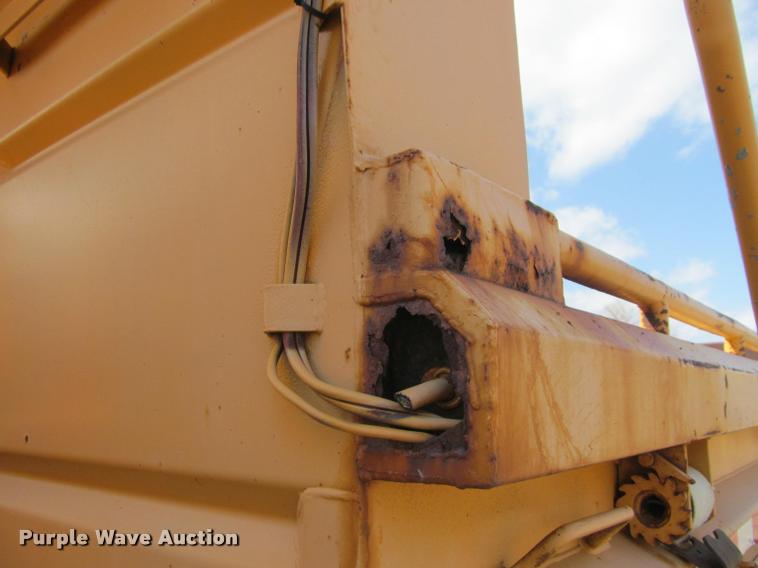 image for item K3951 2002 International 4900 Crew Cab dump truck