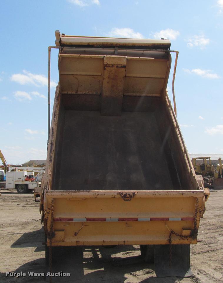 image for item K3951 2002 International 4900 Crew Cab dump truck