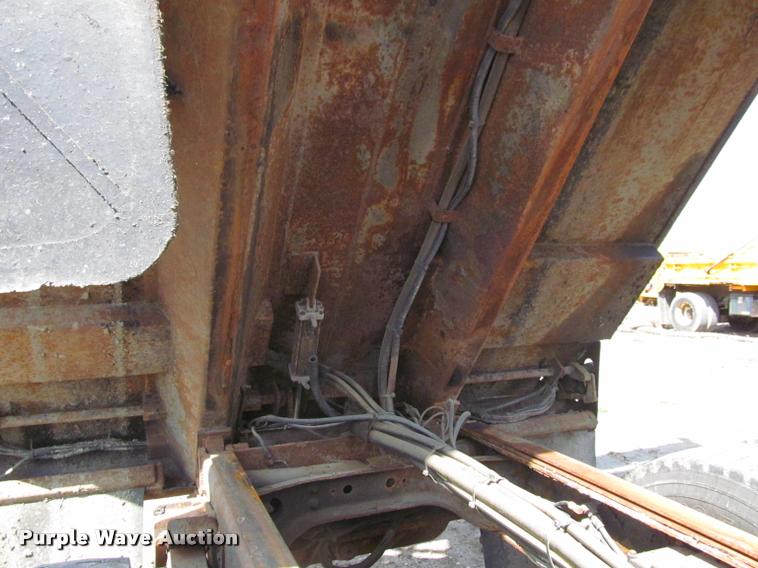 image for item K3951 2002 International 4900 Crew Cab dump truck