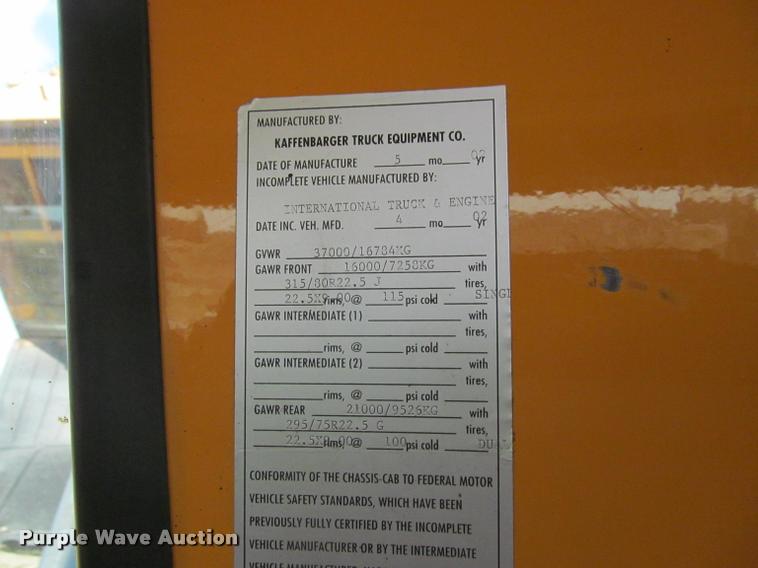 image for item K3951 2002 International 4900 Crew Cab dump truck