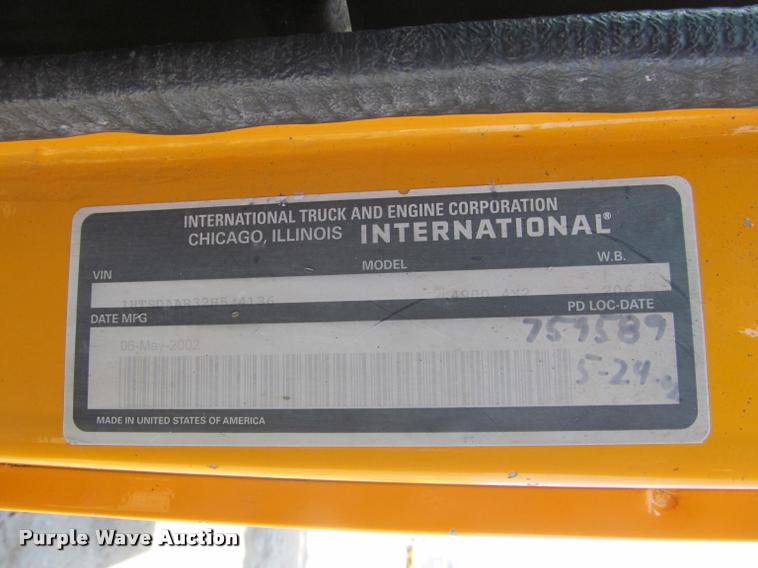 image for item K3951 2002 International 4900 Crew Cab dump truck