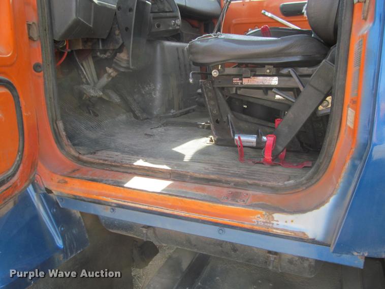 image for item K3952 1986 Ford 8000 dump truck