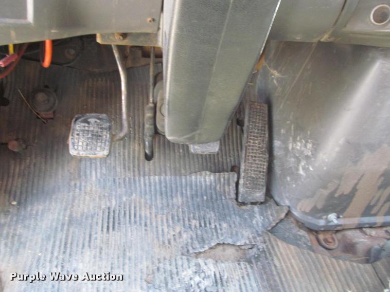 image for item K3952 1986 Ford 8000 dump truck