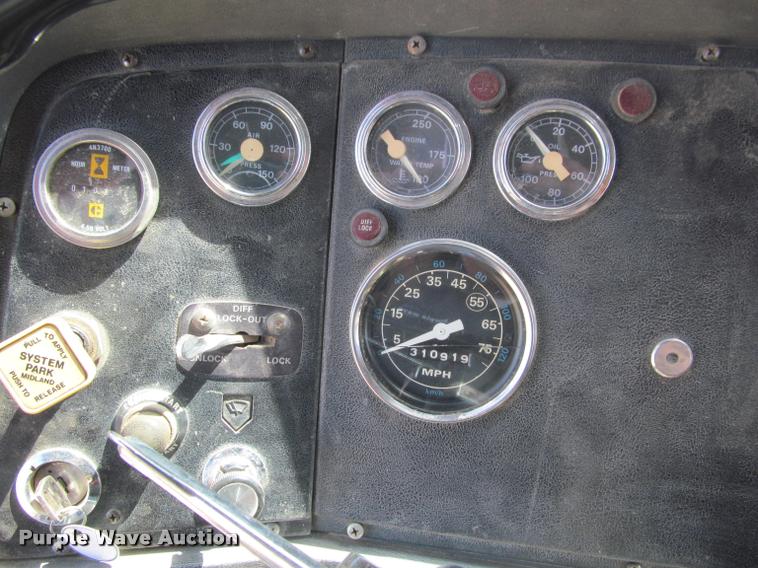 image for item K3952 1986 Ford 8000 dump truck