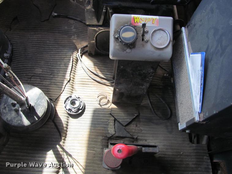 image for item K3952 1986 Ford 8000 dump truck