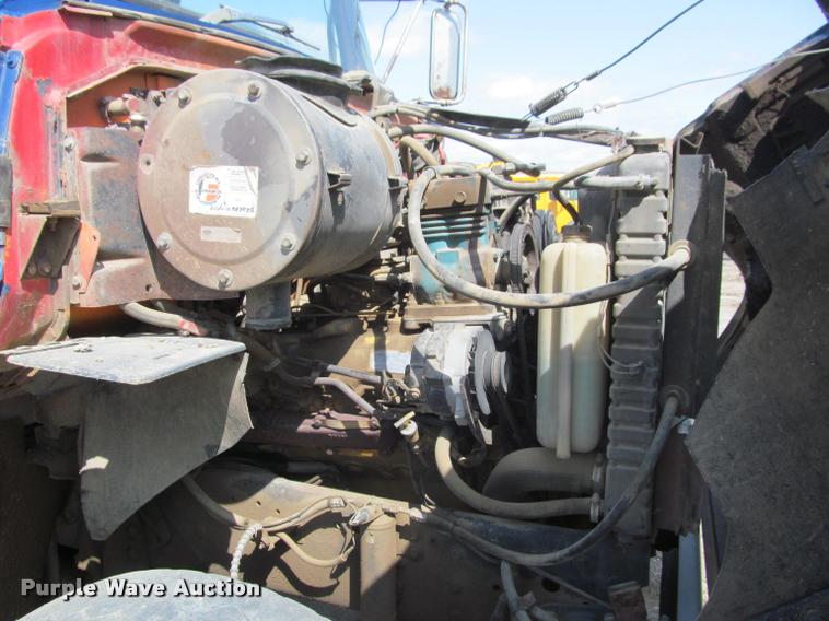 image for item K3952 1986 Ford 8000 dump truck