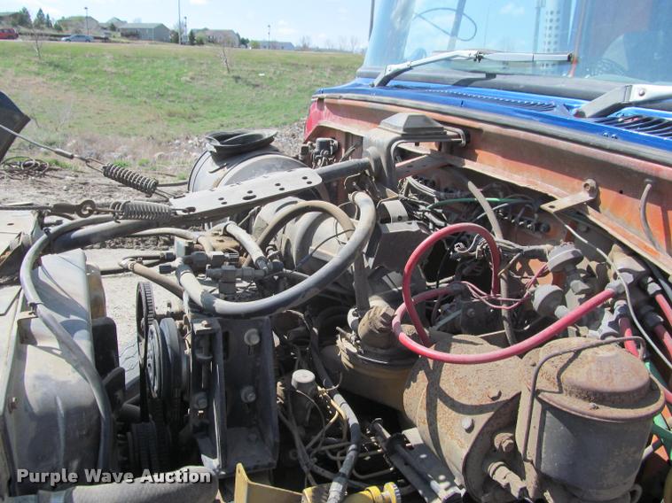 image for item K3952 1986 Ford 8000 dump truck