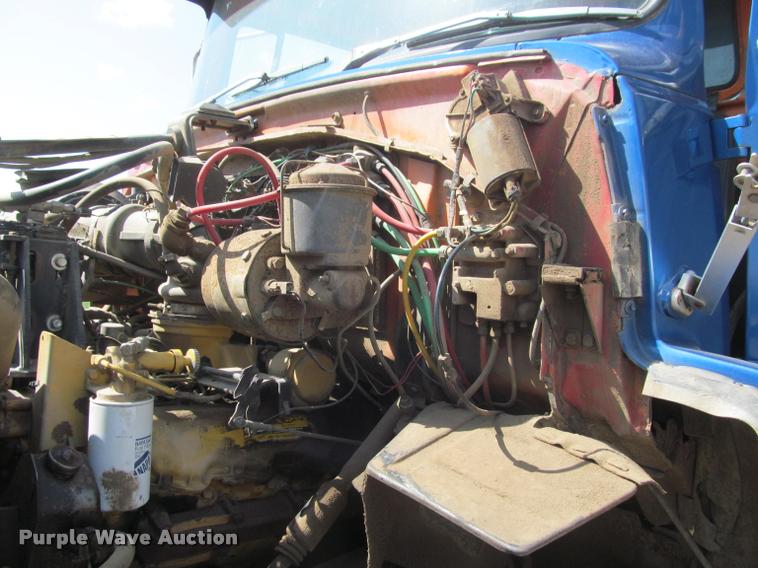 image for item K3952 1986 Ford 8000 dump truck