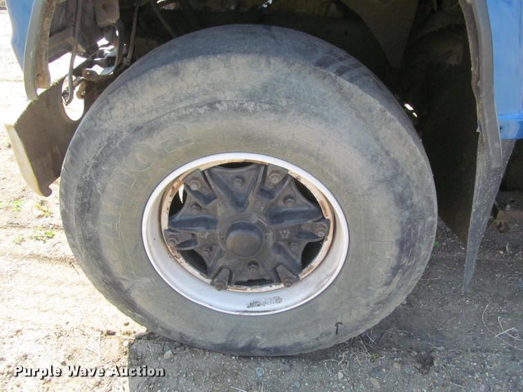 image for item K3952 1986 Ford 8000 dump truck