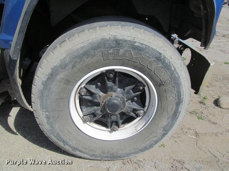 image for item K3952 1986 Ford 8000 dump truck