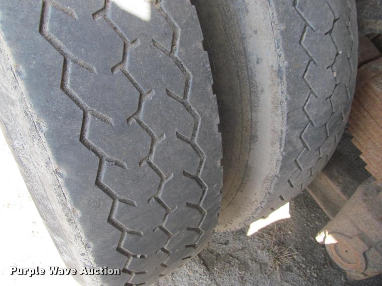 image for item K3952 1986 Ford 8000 dump truck