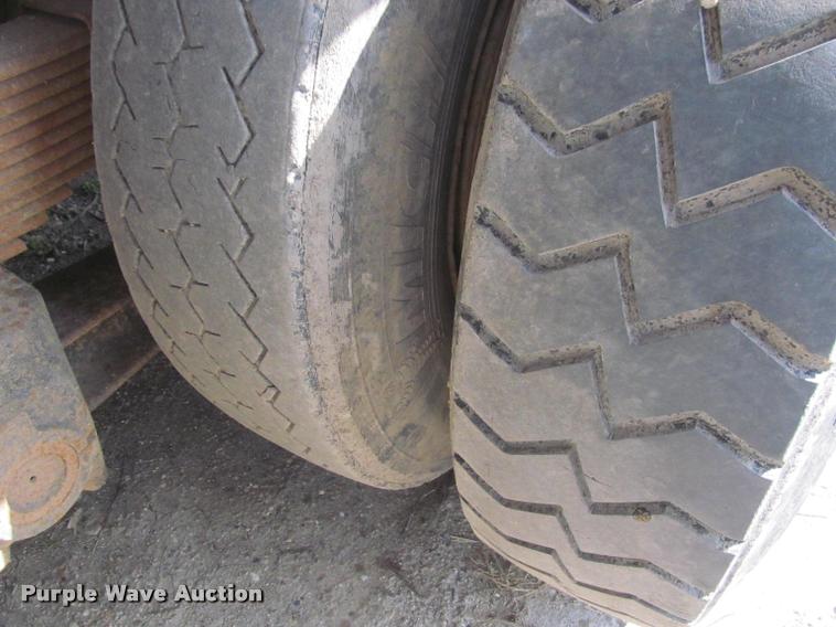 image for item K3952 1986 Ford 8000 dump truck