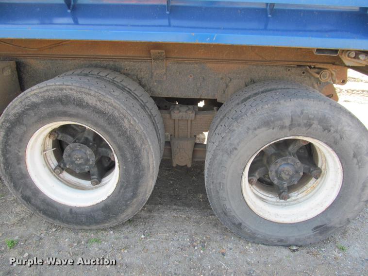 image for item K3952 1986 Ford 8000 dump truck