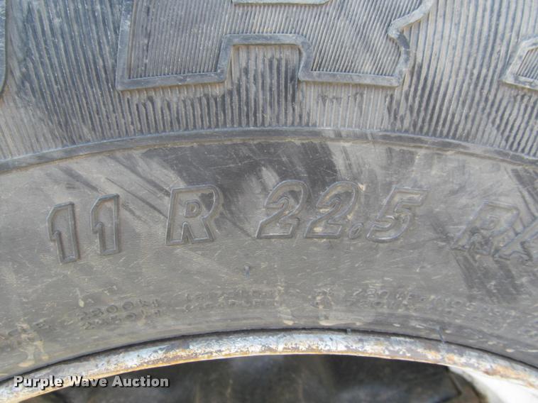 image for item K3952 1986 Ford 8000 dump truck