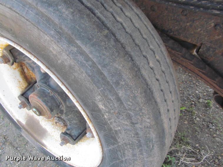 image for item K3952 1986 Ford 8000 dump truck