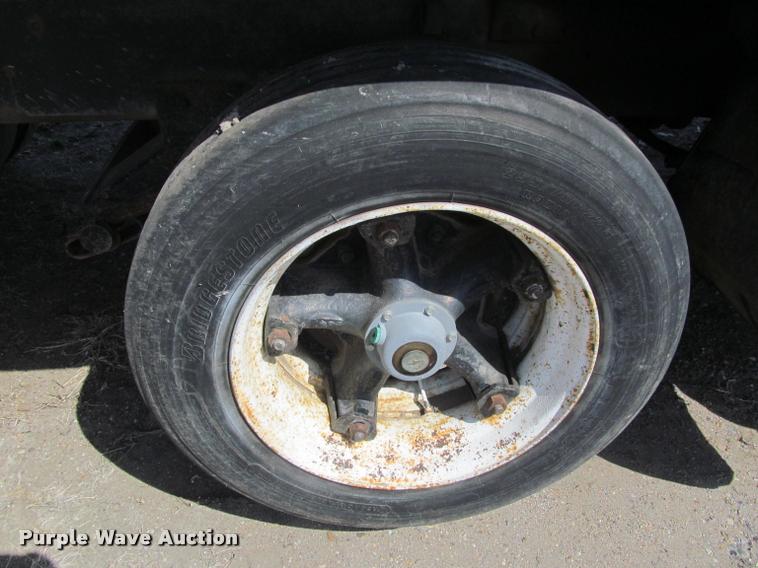 image for item K3952 1986 Ford 8000 dump truck