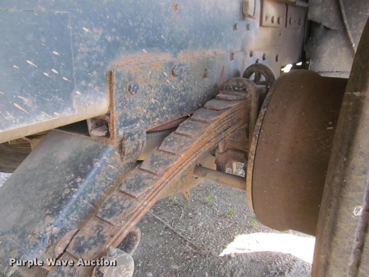 image for item K3952 1986 Ford 8000 dump truck