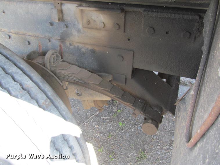 image for item K3952 1986 Ford 8000 dump truck