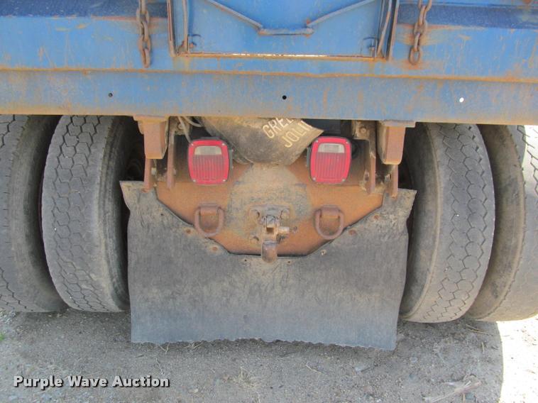 image for item K3952 1986 Ford 8000 dump truck
