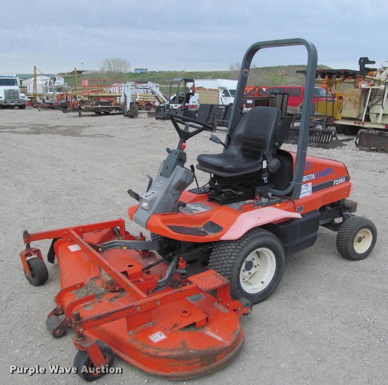 image for item K3953 Kubota F2560E lawn mower