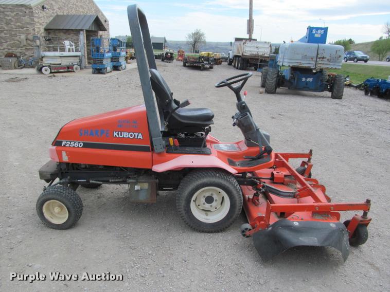 image for item K3953 Kubota F2560E lawn mower