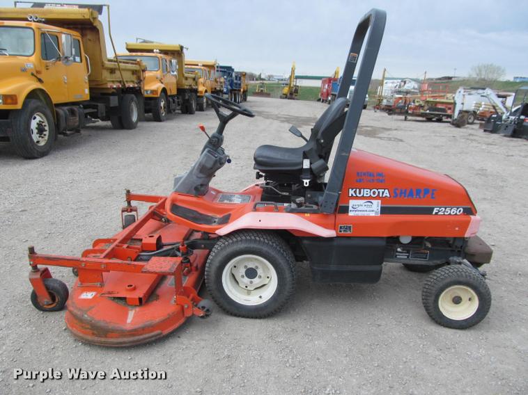 image for item K3953 Kubota F2560E lawn mower