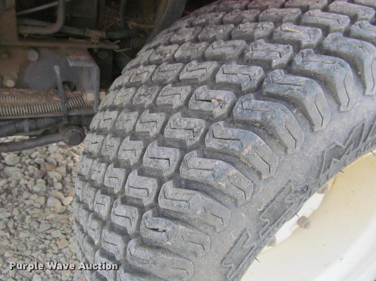 image for item K3953 Kubota F2560E lawn mower