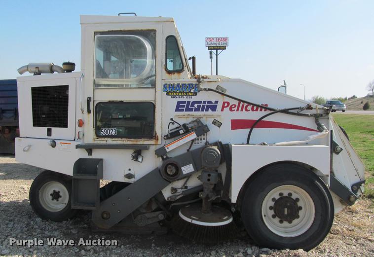 image for item K3956 Elgin Pelican SE street sweeper