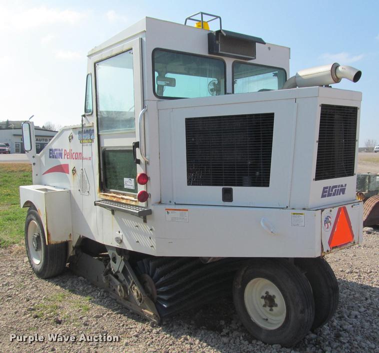 image for item K3956 Elgin Pelican SE street sweeper