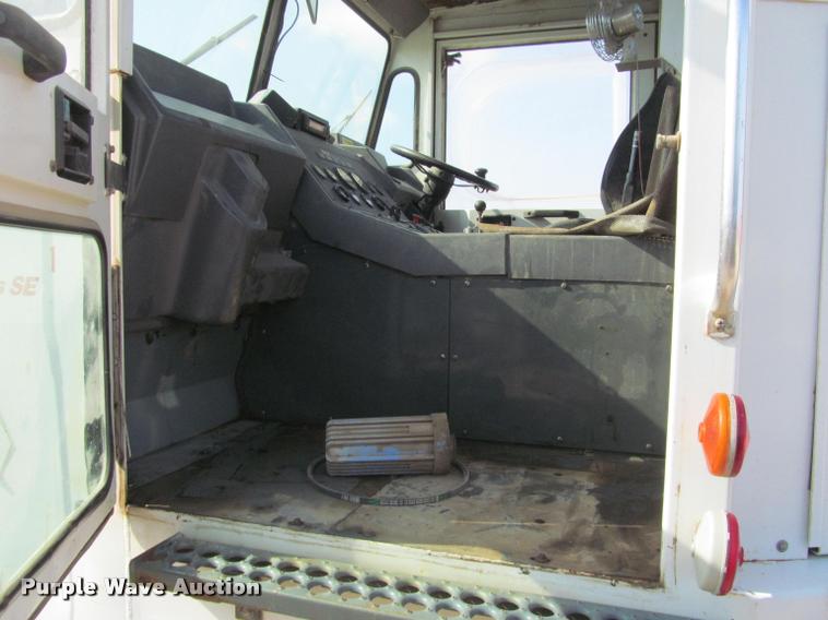 image for item K3956 Elgin Pelican SE street sweeper