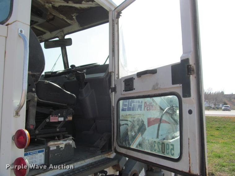 image for item K3956 Elgin Pelican SE street sweeper