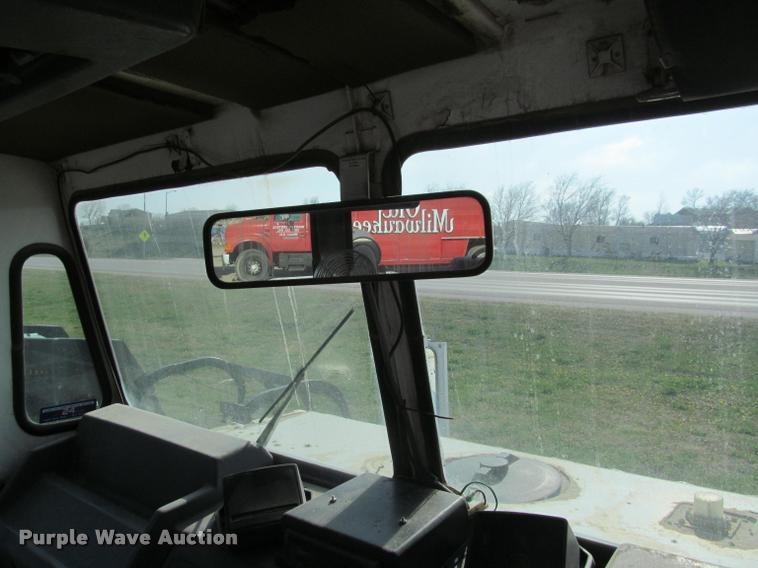 image for item K3956 Elgin Pelican SE street sweeper