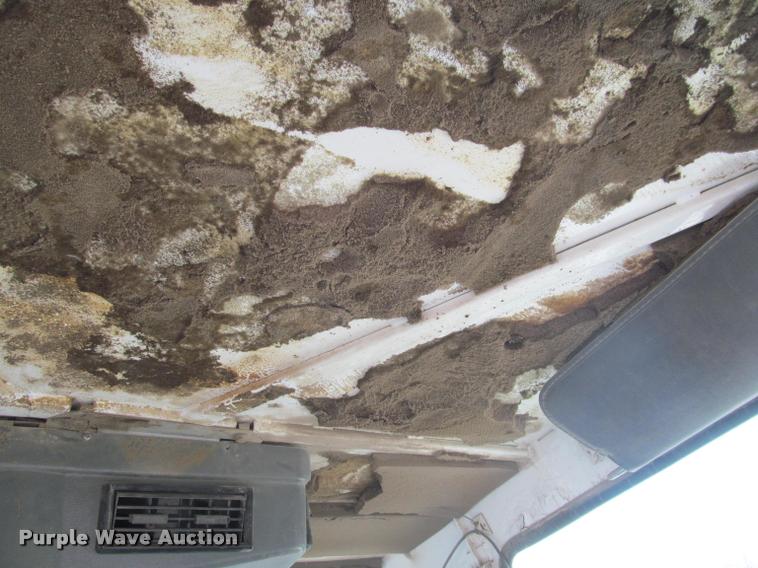 image for item K3956 Elgin Pelican SE street sweeper