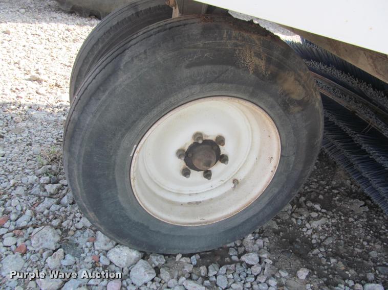 image for item K3956 Elgin Pelican SE street sweeper