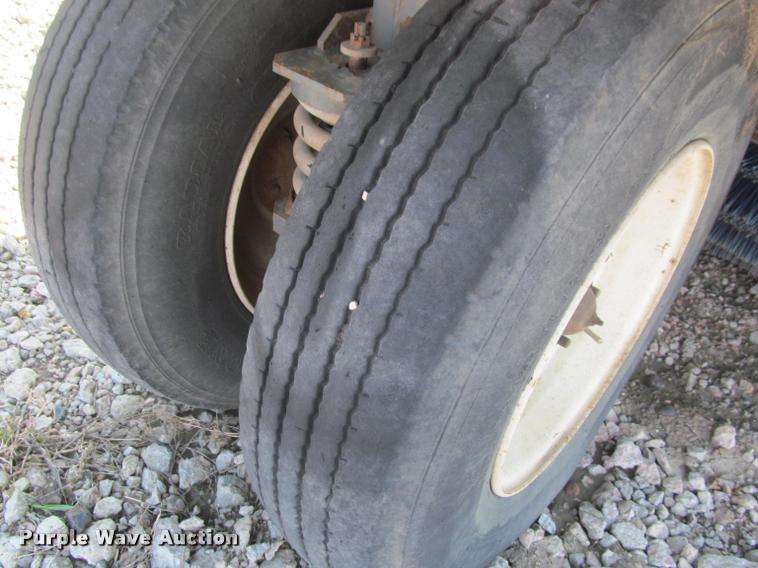 image for item K3956 Elgin Pelican SE street sweeper