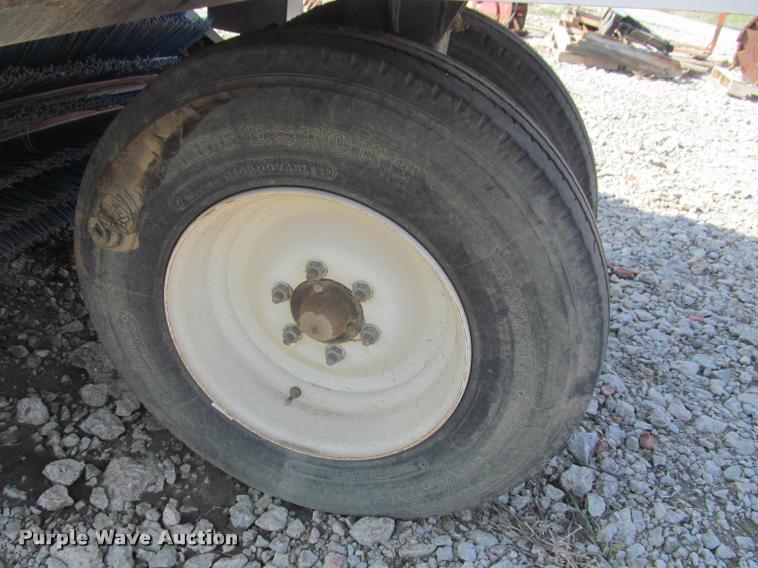 image for item K3956 Elgin Pelican SE street sweeper