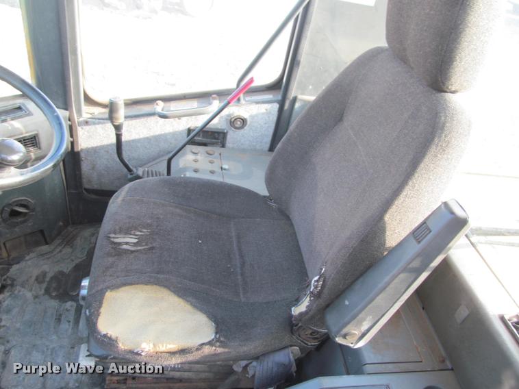 image for item K3957 1999 Komatsu WA120 wheel loader