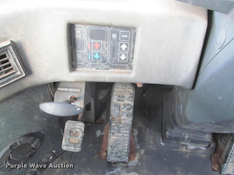 image for item K3957 1999 Komatsu WA120 wheel loader