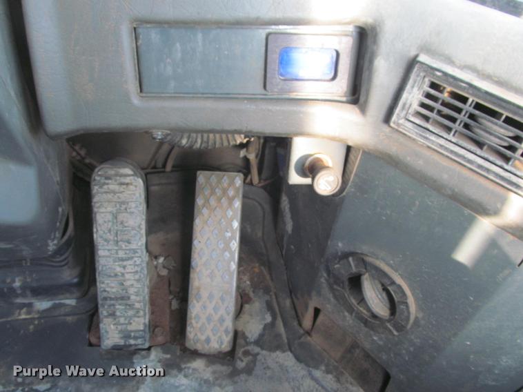 image for item K3957 1999 Komatsu WA120 wheel loader