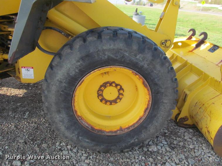 image for item K3957 1999 Komatsu WA120 wheel loader