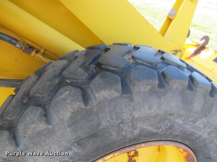 image for item K3957 1999 Komatsu WA120 wheel loader