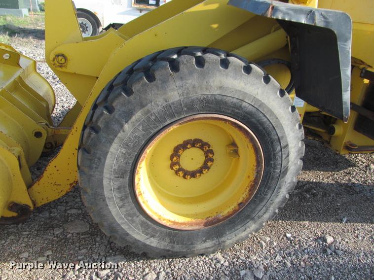 image for item K3957 1999 Komatsu WA120 wheel loader